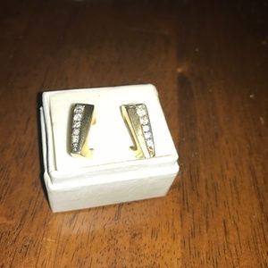 Rhinestone pierced earrings gold